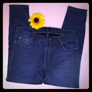 Celebrity Pink Jeggings / Skinny Jeans